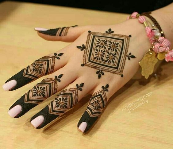 Paisley Henna On Hands